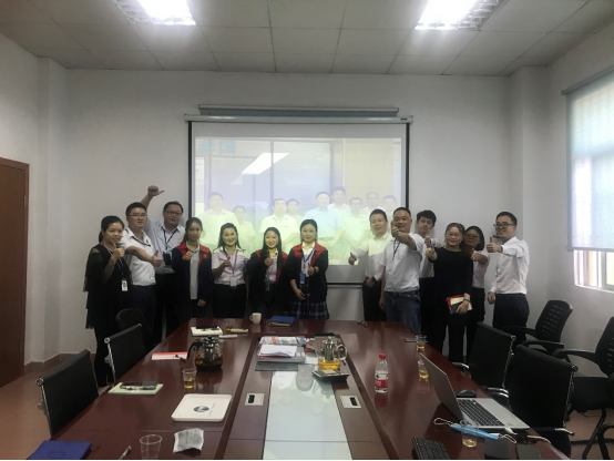 开云集团官网开云集团官网首页-开云(中国)软件与炎墨合影 开云集团官网开云集团官网首页-开云(中国)软件与炎墨合影